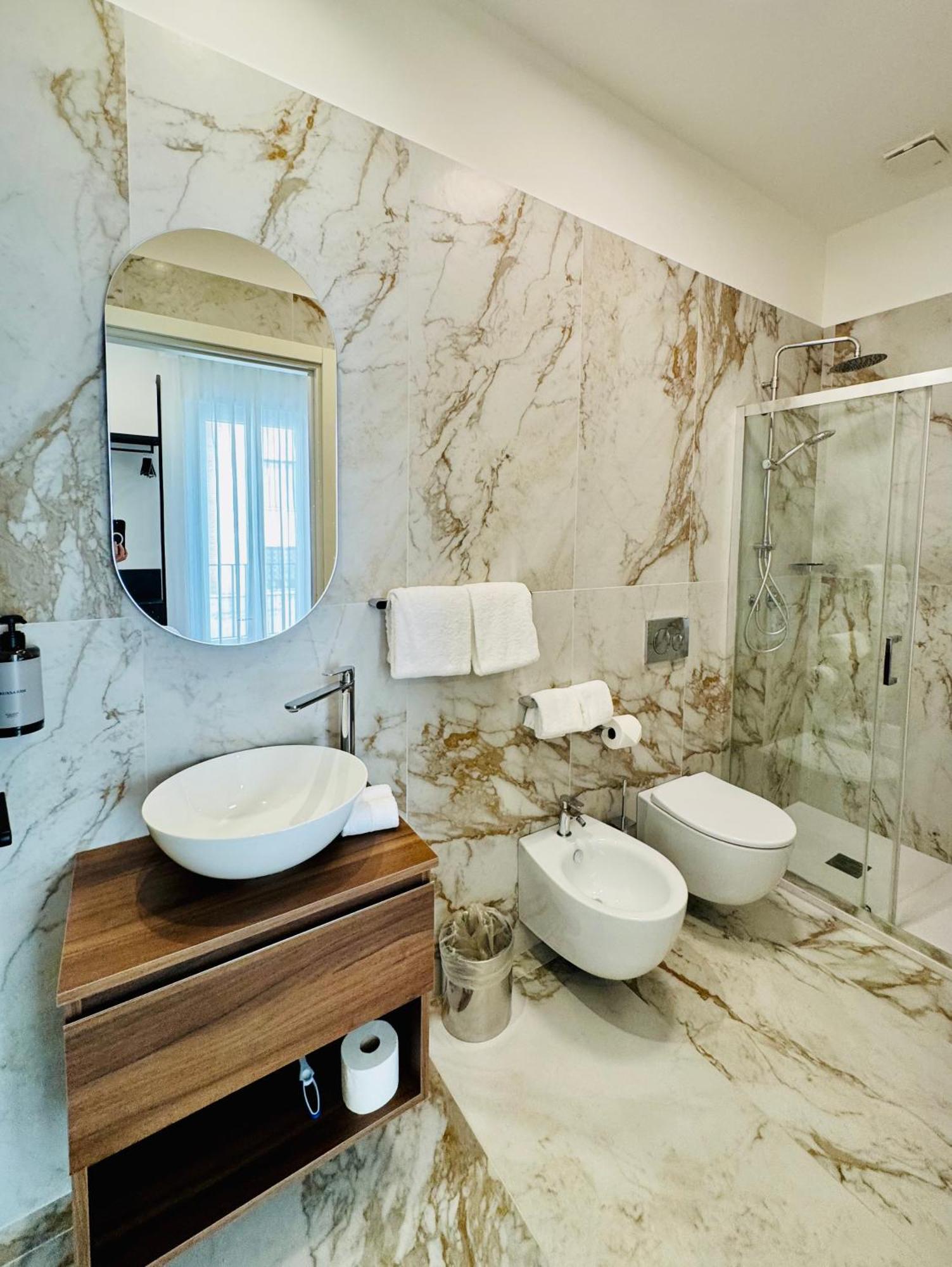 Museum Hospitality - Vatican Apartments โรม ภายนอก รูปภาพ