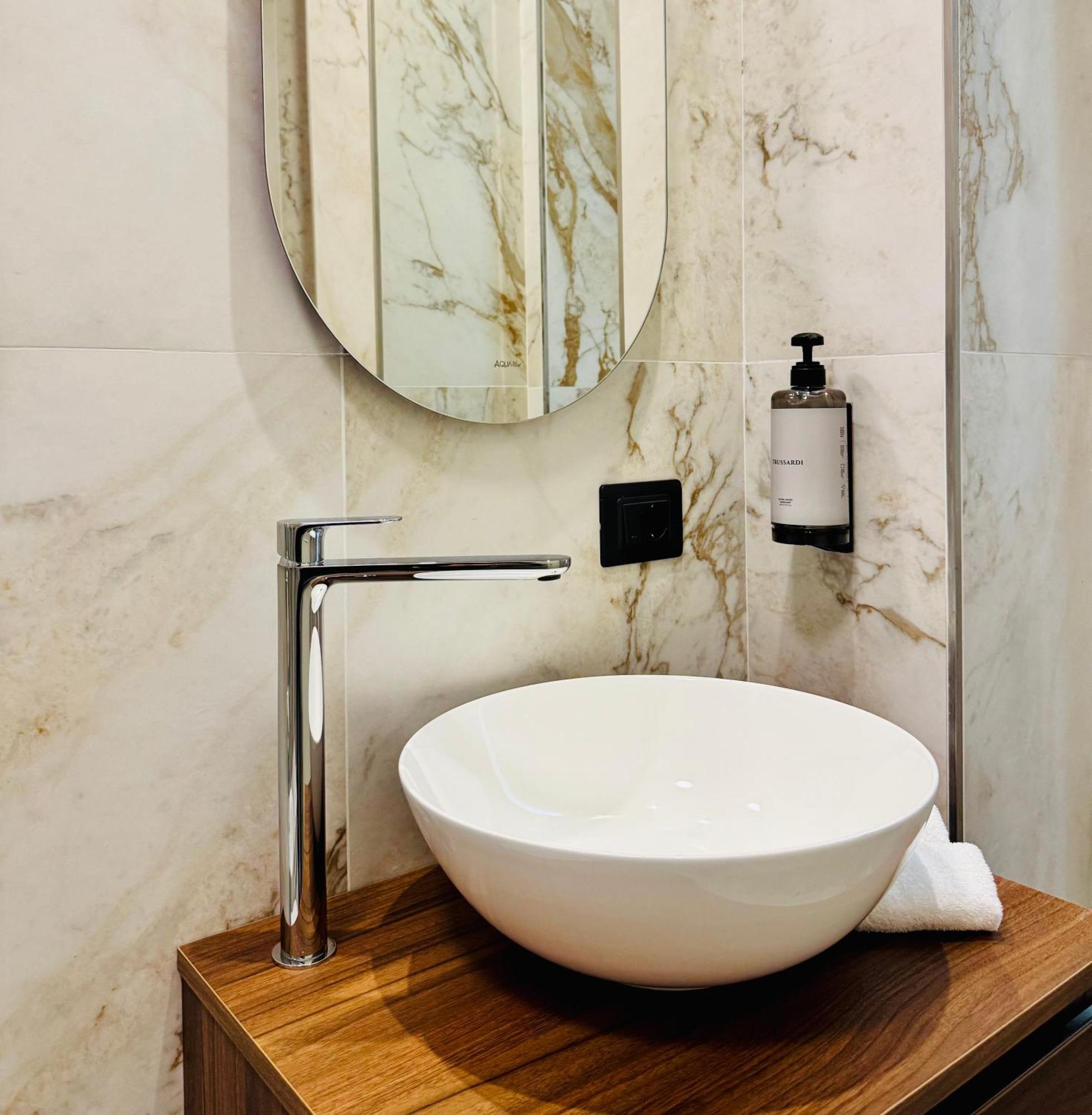 Museum Hospitality - Vatican Apartments โรม ภายนอก รูปภาพ
